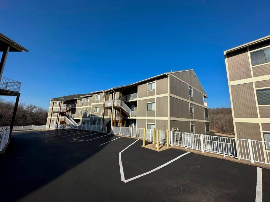 The Pointe At Lazy Days Villa Osage Beach Exterior photo