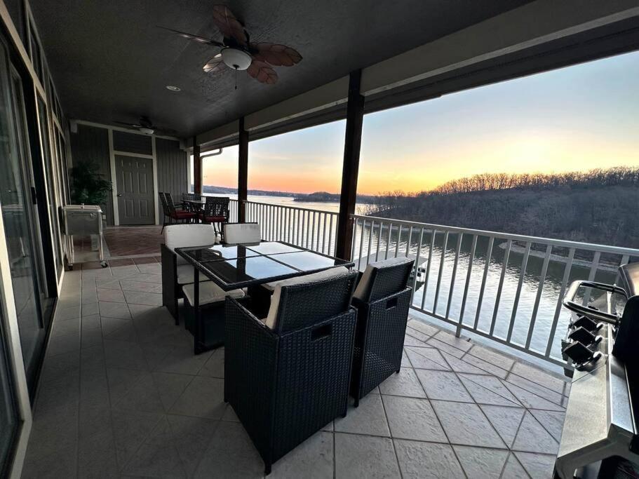 The Pointe At Lazy Days Villa Osage Beach Exterior photo